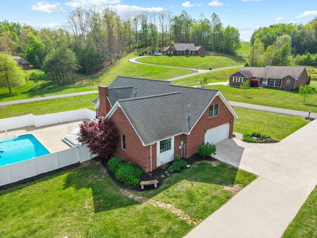 55 Candi Brook Lane Corbin KY 40701