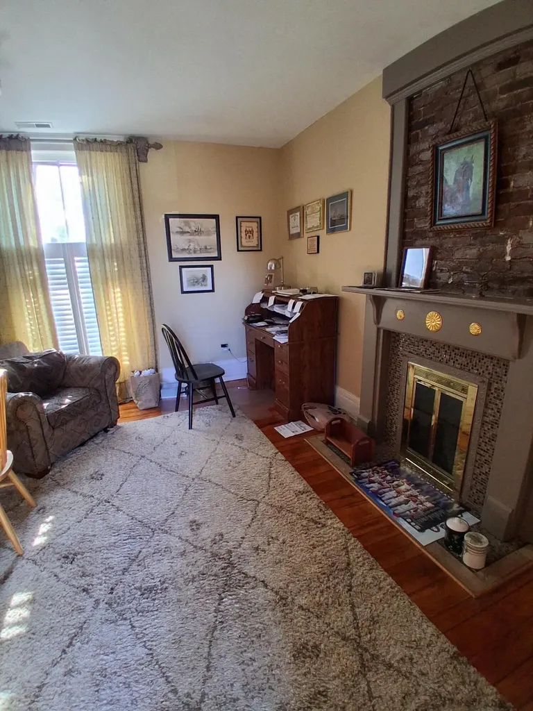 305 S Main Street Versailles KY 40383