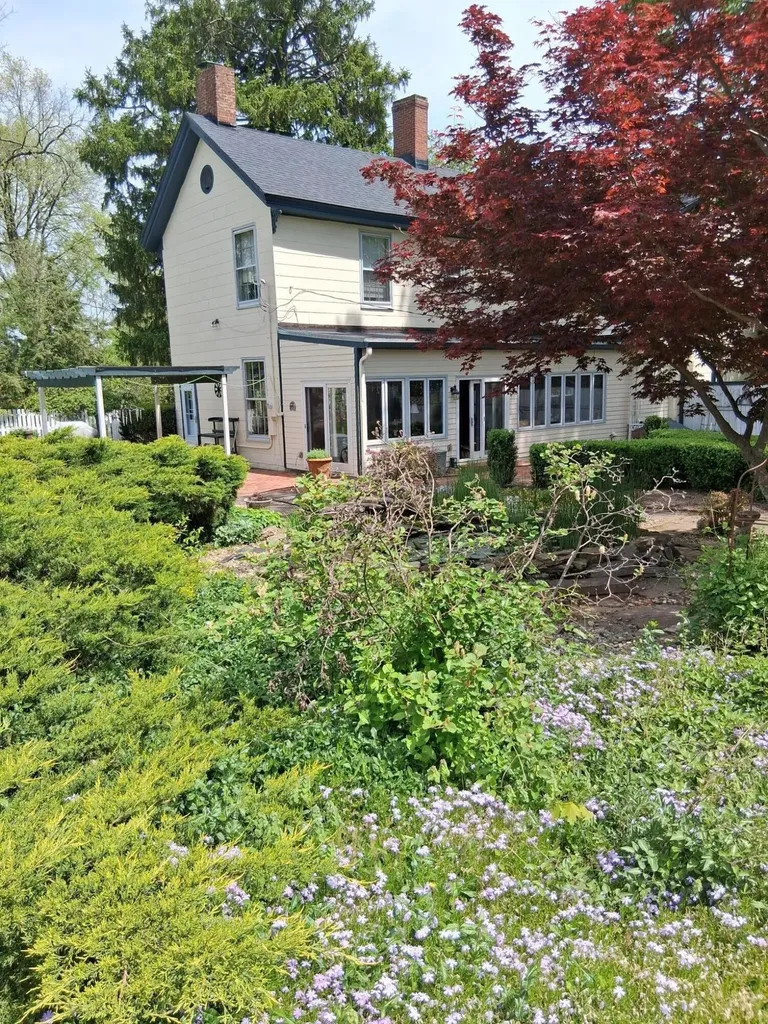 305 S Main Street Versailles KY 40383