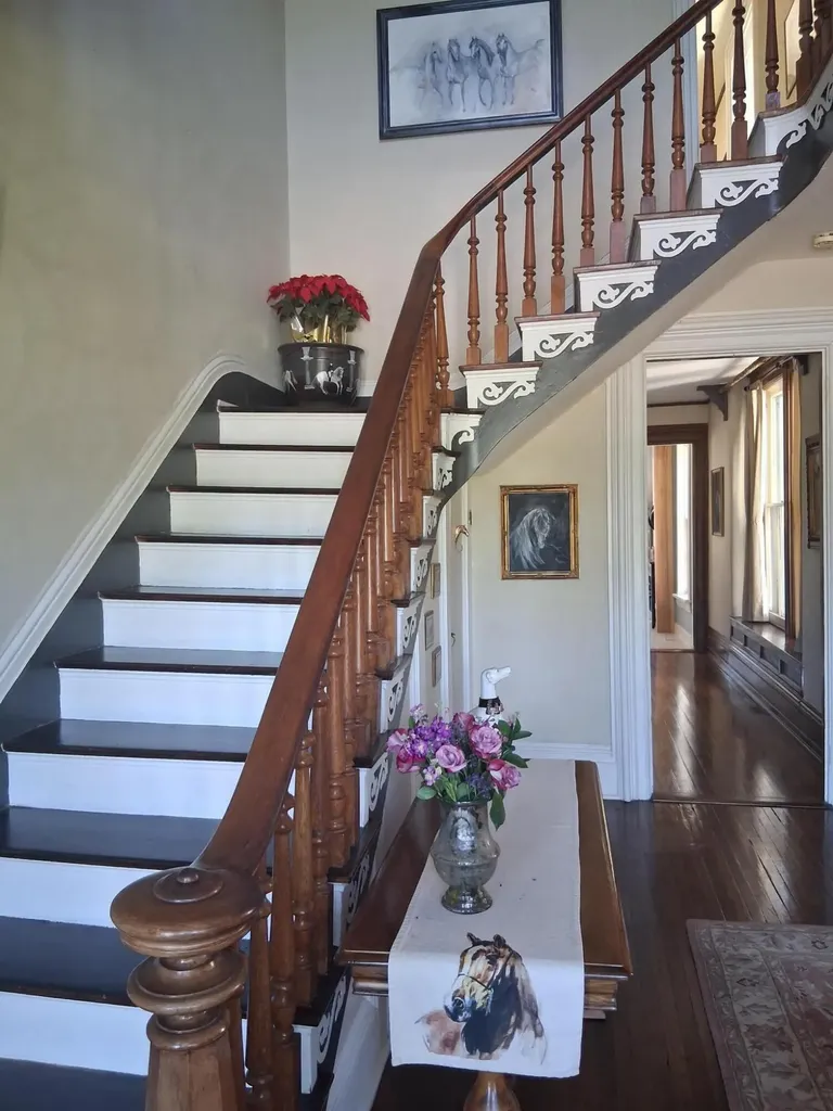 305 S Main Street Versailles KY 40383