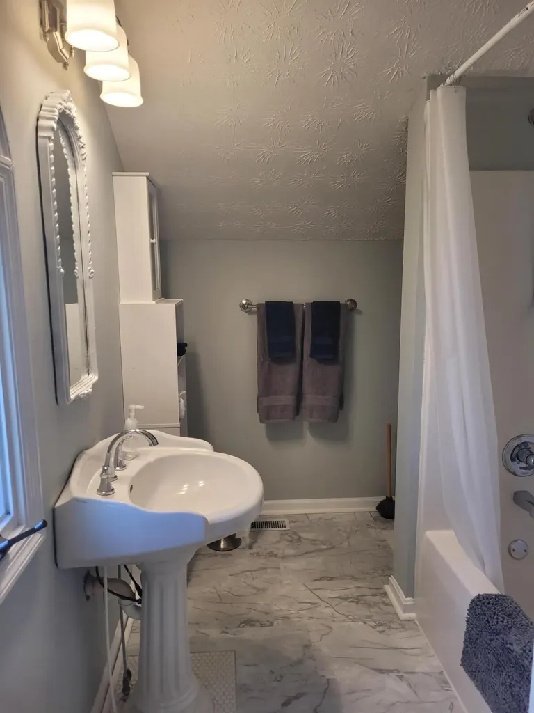 305 S Main Street Versailles KY 40383