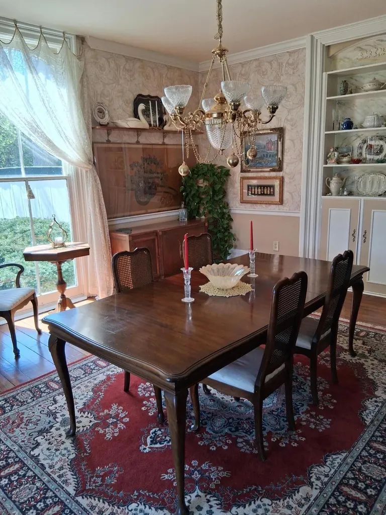 305 S Main Street Versailles KY 40383