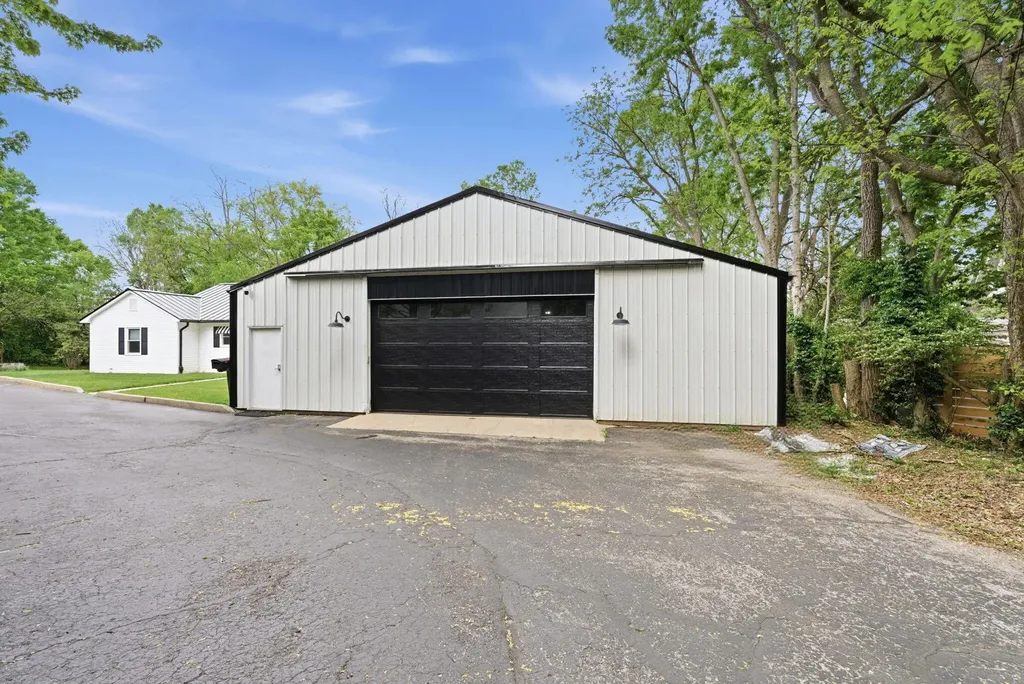 237 Rose Hill Avenue Versailles KY 40383