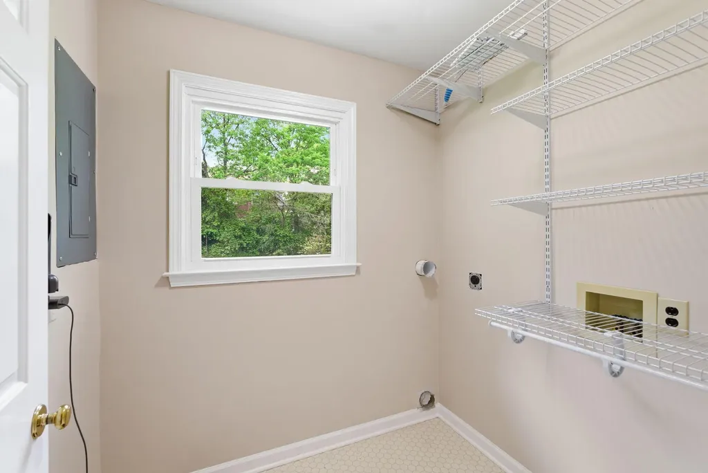 237 Rose Hill Avenue Versailles KY 40383