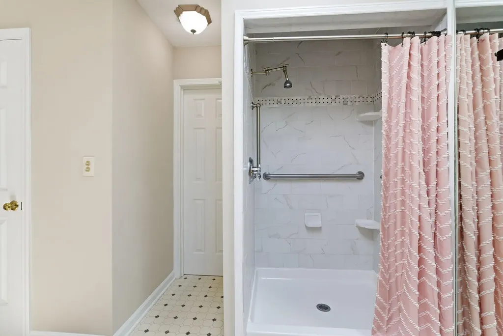 237 Rose Hill Avenue Versailles KY 40383