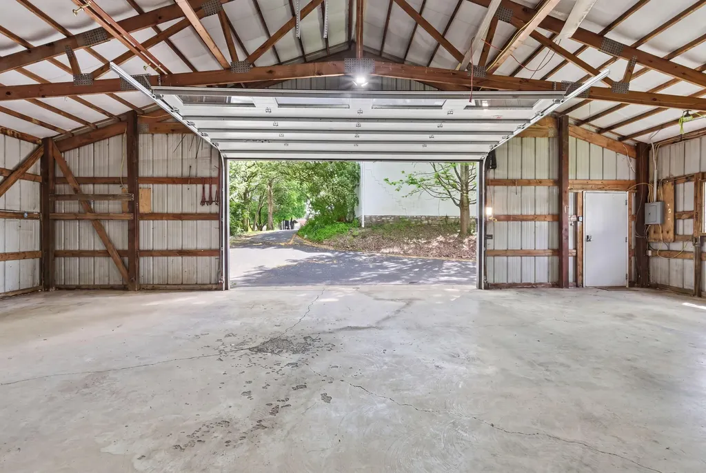 237 Rose Hill Avenue Versailles KY 40383