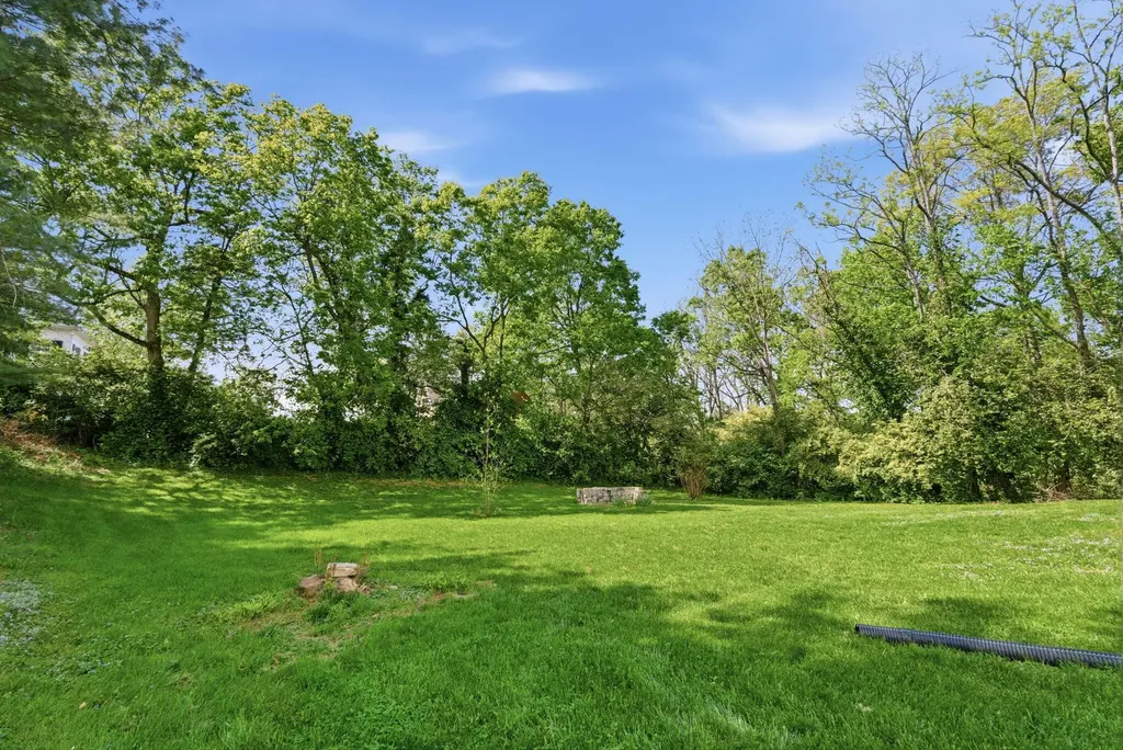 237 Rose Hill Avenue Versailles KY 40383