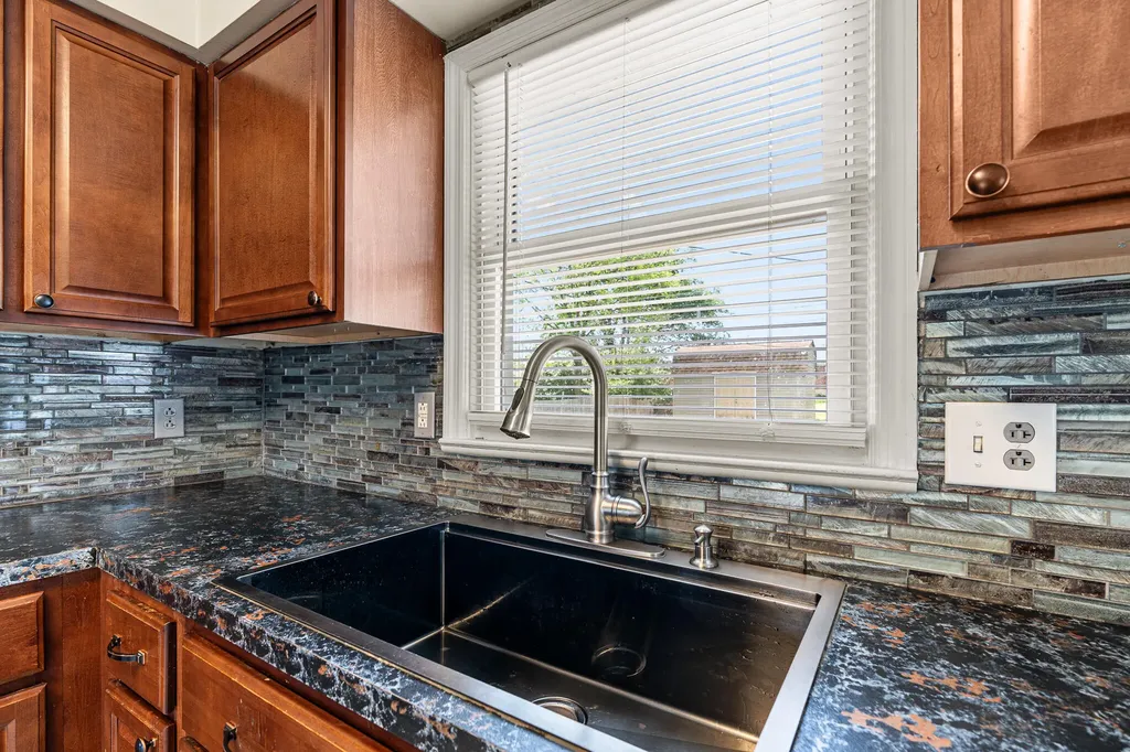 527 Miles Road Nicholasville KY 40356