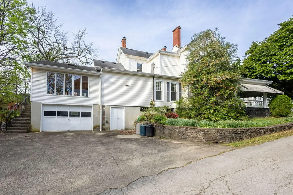 443 S Maple Street Winchester KY 40391