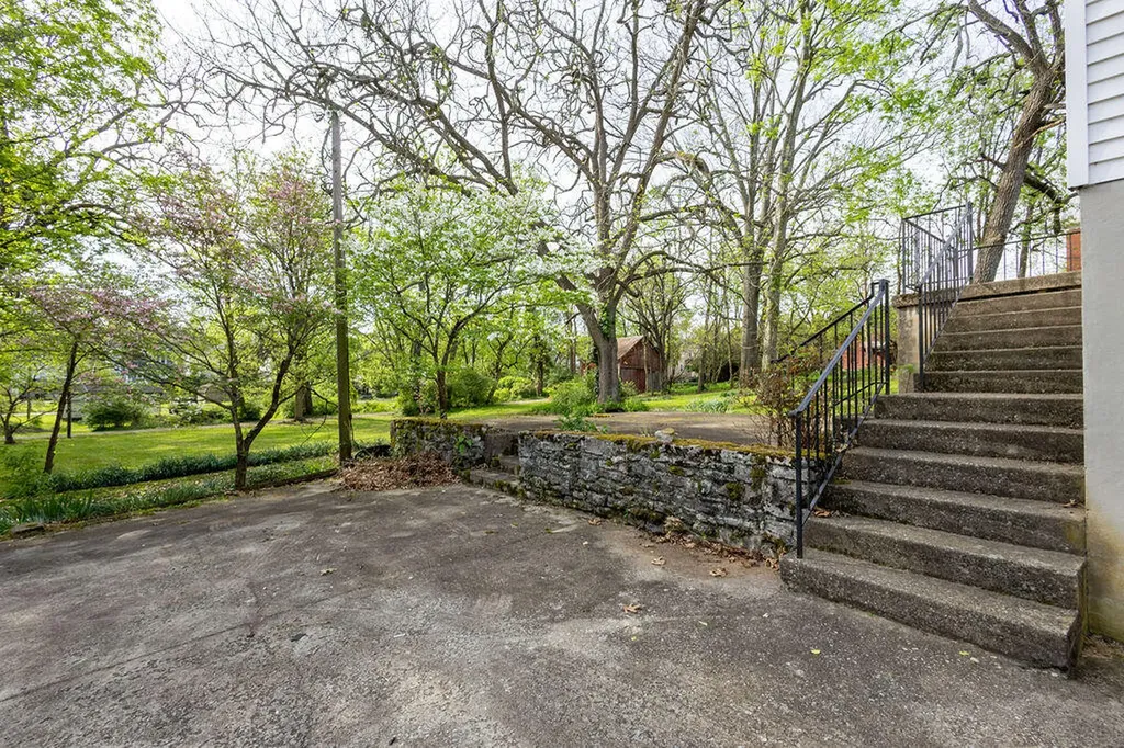 443 S Maple Street Winchester KY 40391