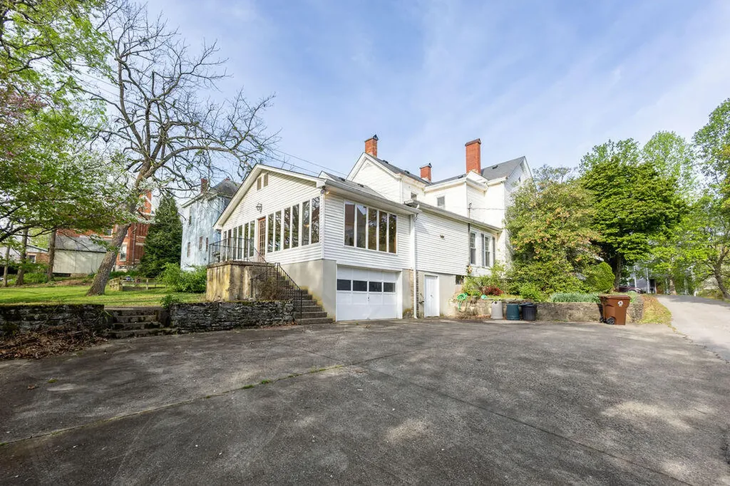 443 S Maple Street Winchester KY 40391