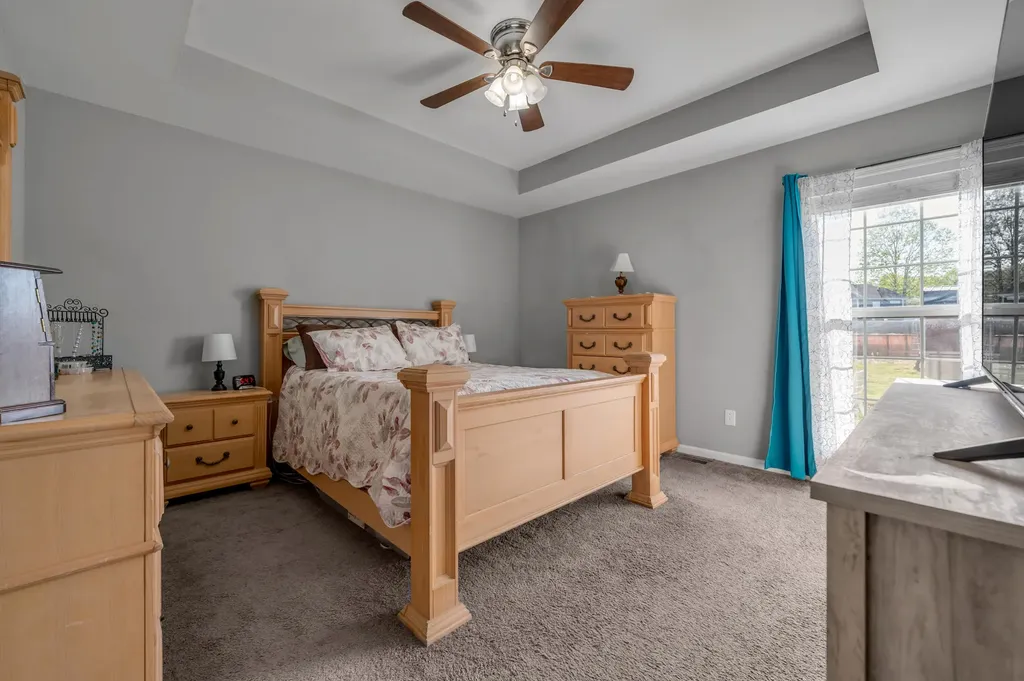2016 Collins Lane Lawrenceburg KY 40342