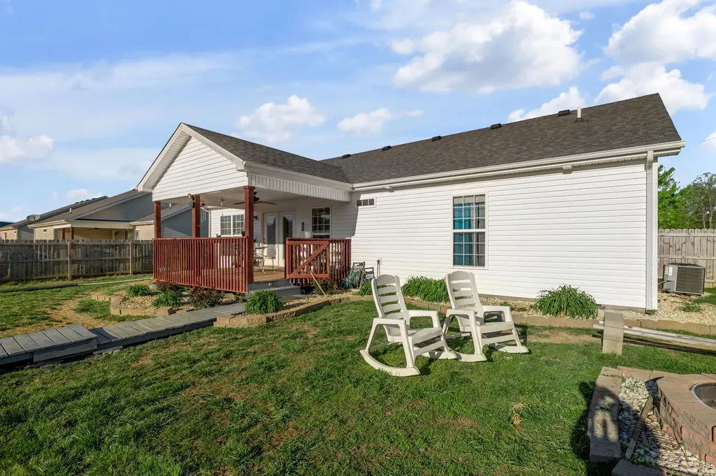 2016 Collins Lane Lawrenceburg KY 40342