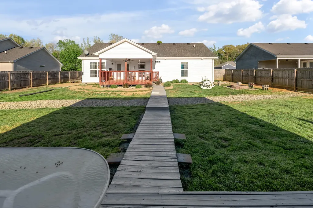 2016 Collins Lane Lawrenceburg KY 40342