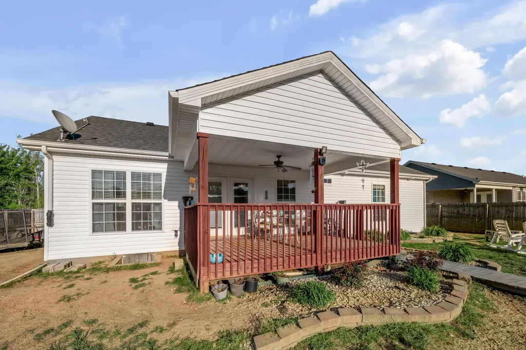 2016 Collins Lane Lawrenceburg KY 40342
