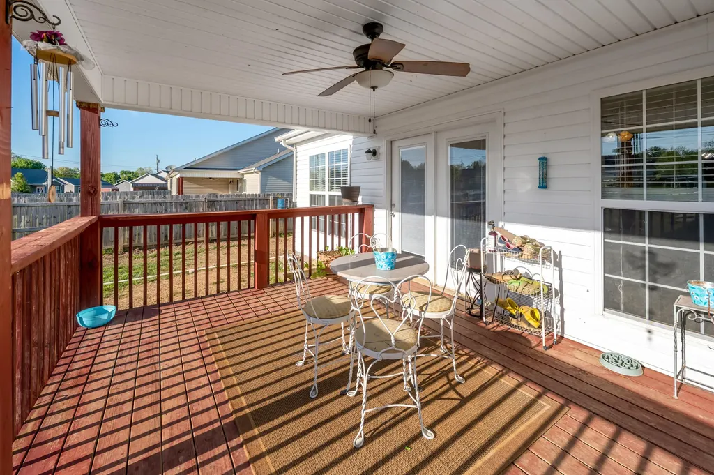 2016 Collins Lane Lawrenceburg KY 40342