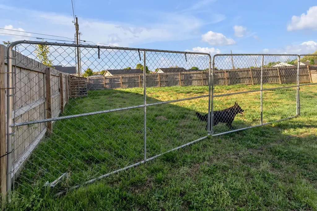 2016 Collins Lane Lawrenceburg KY 40342