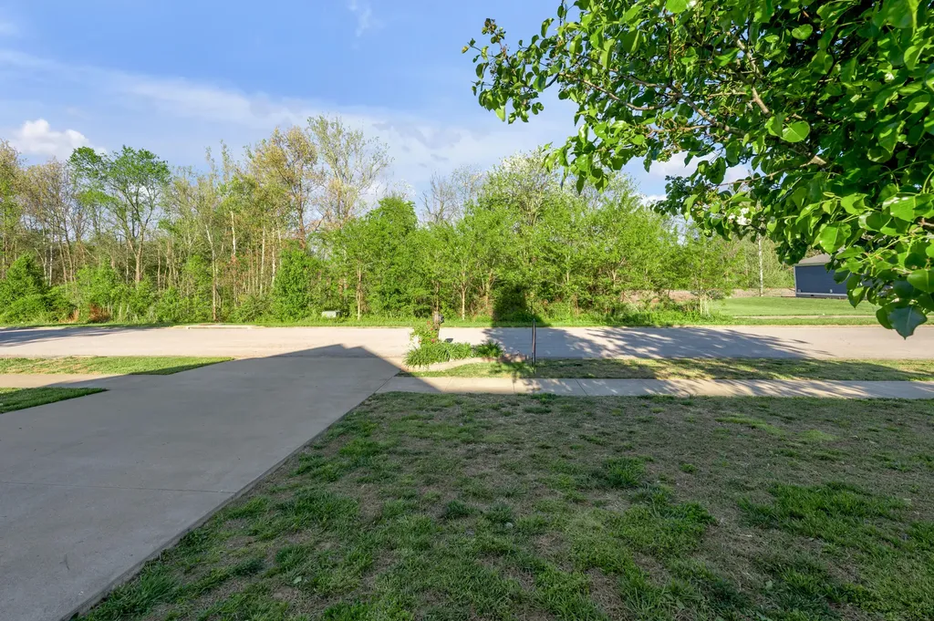 2016 Collins Lane Lawrenceburg KY 40342