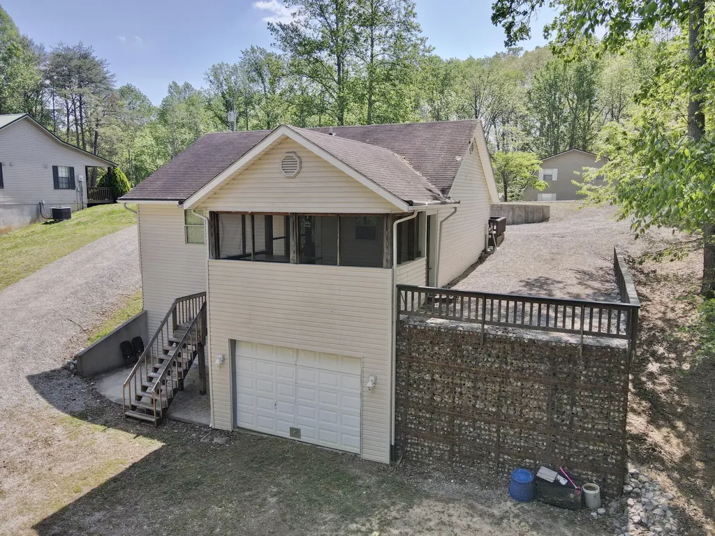 131 Golden Pond Road Monticello KY 42633