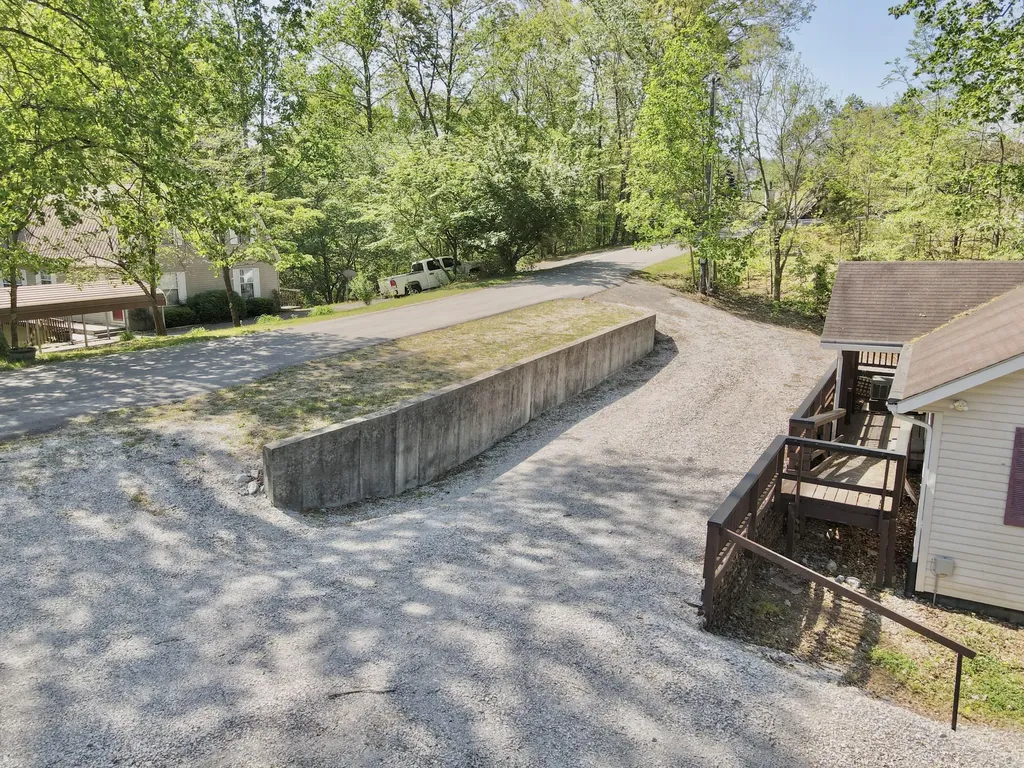 131 Golden Pond Road Monticello KY 42633