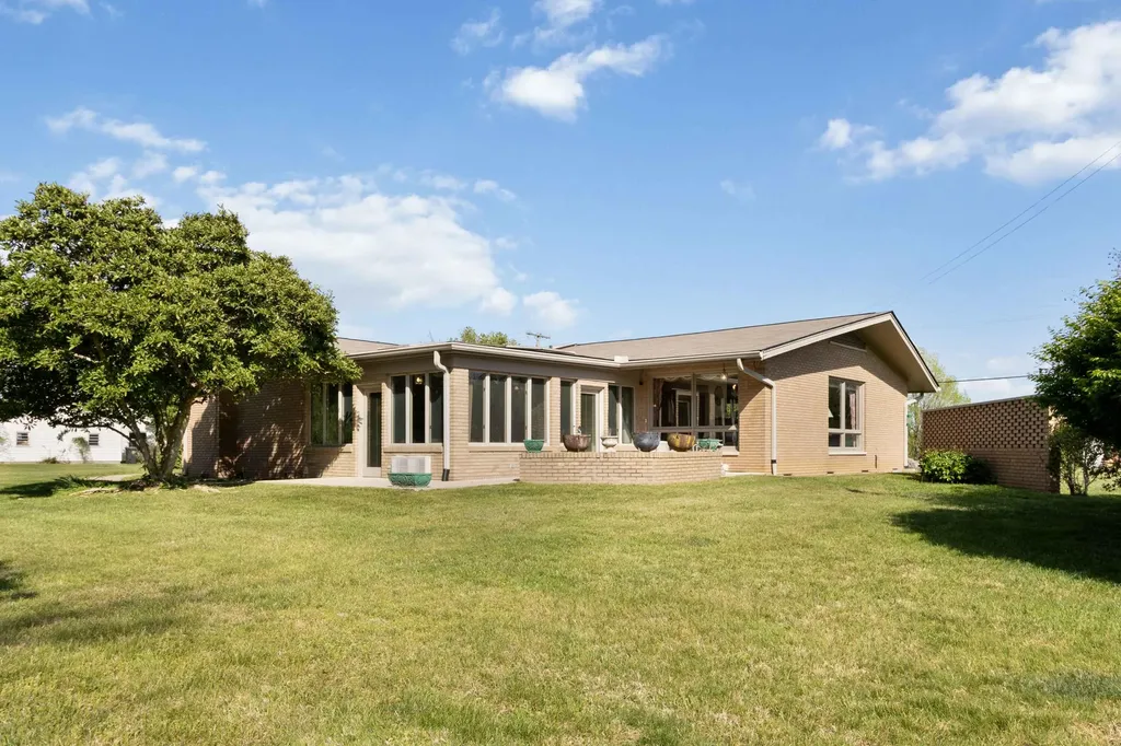 1108 Meadow Lane Corbin KY 40701