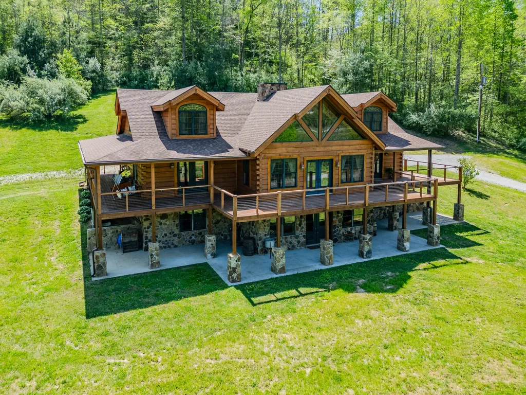 110 Dairy Farm Road Manchester KY 40962