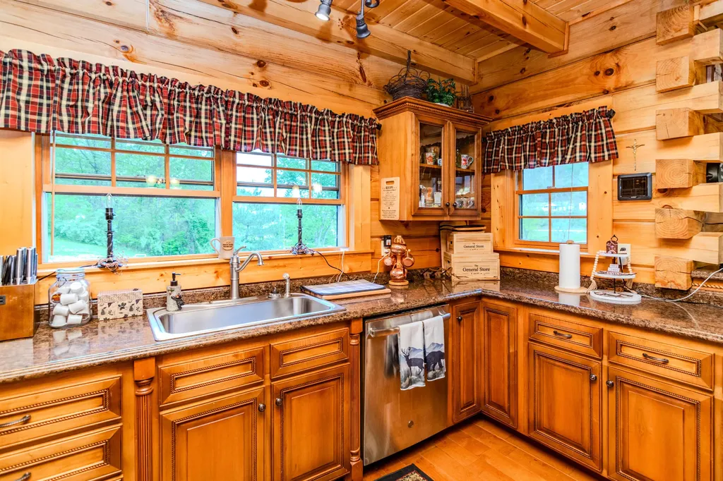 110 Dairy Farm Road Manchester KY 40962