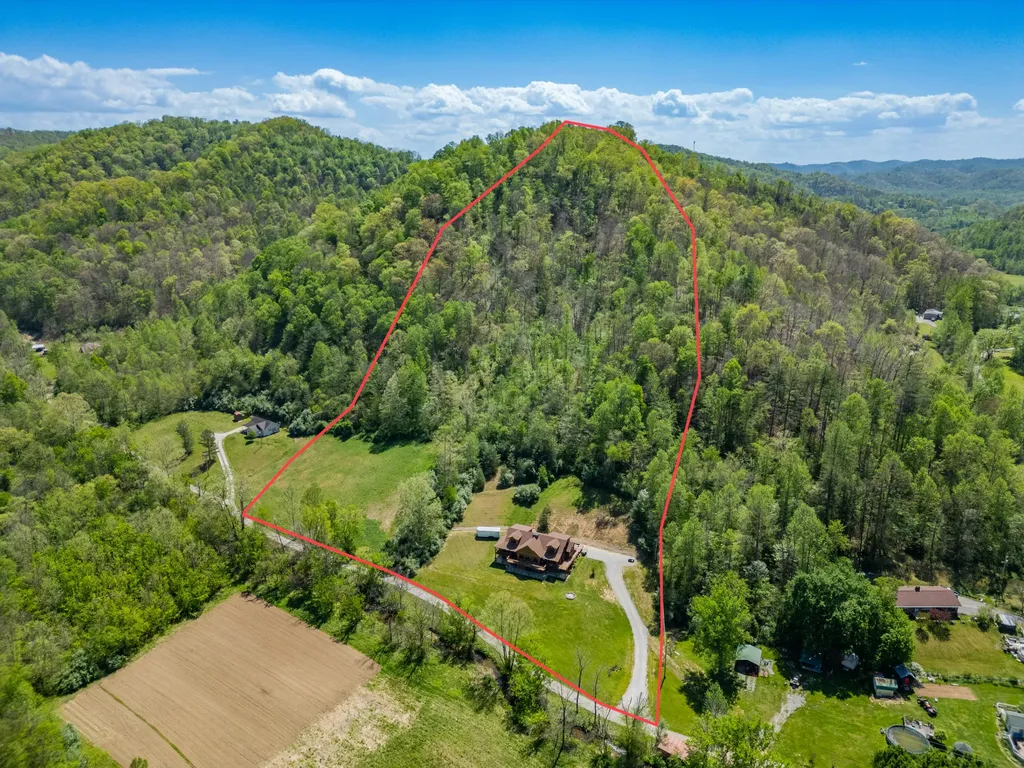 110 Dairy Farm Road Manchester KY 40962