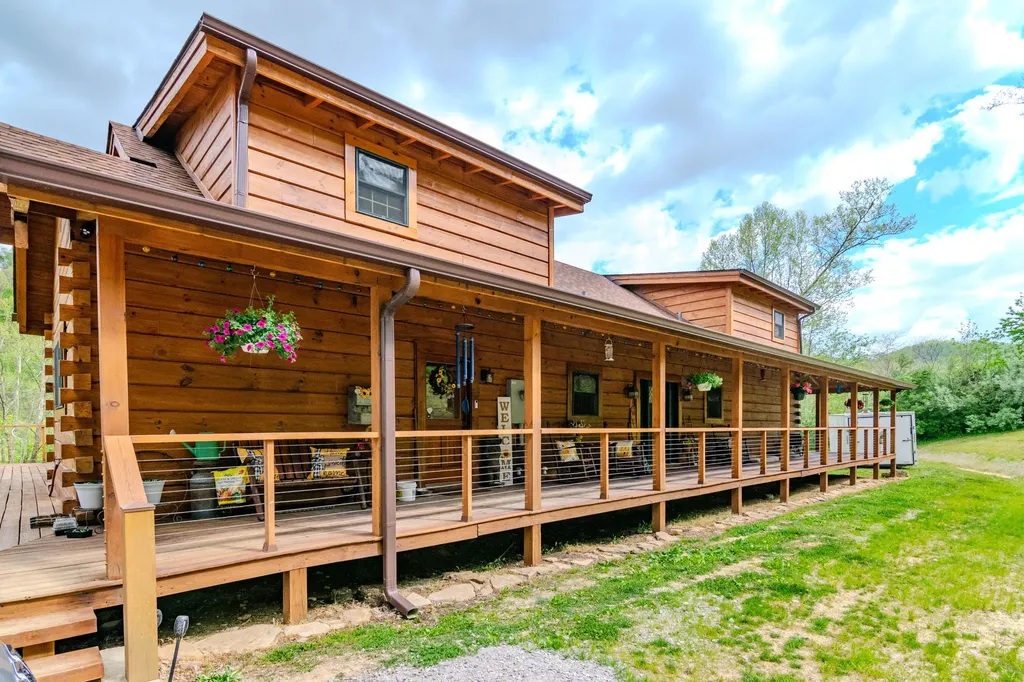 110 Dairy Farm Road Manchester KY 40962