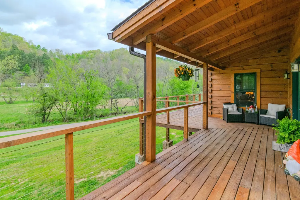 110 Dairy Farm Road Manchester KY 40962