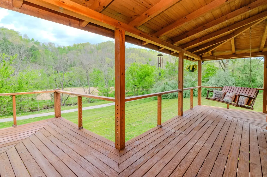 110 Dairy Farm Road Manchester KY 40962