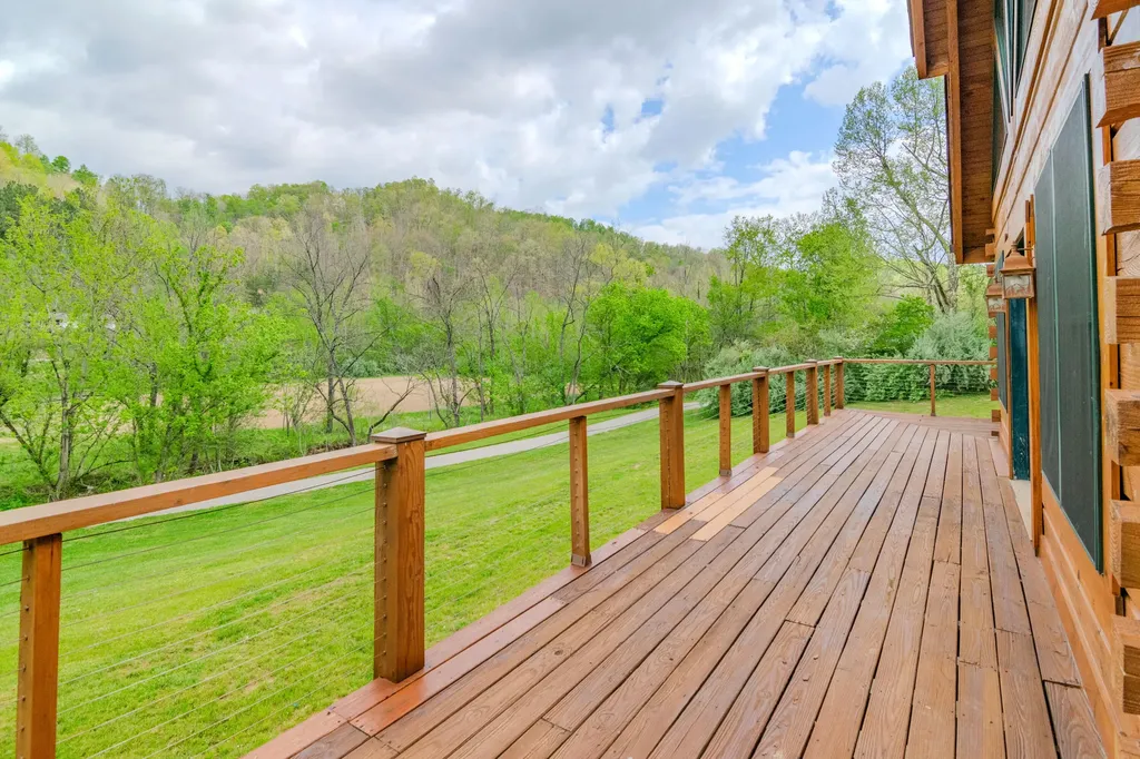 110 Dairy Farm Road Manchester KY 40962