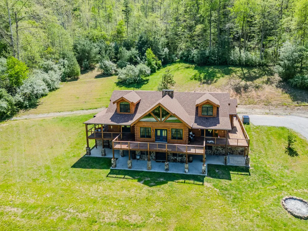 110 Dairy Farm Road Manchester KY 40962