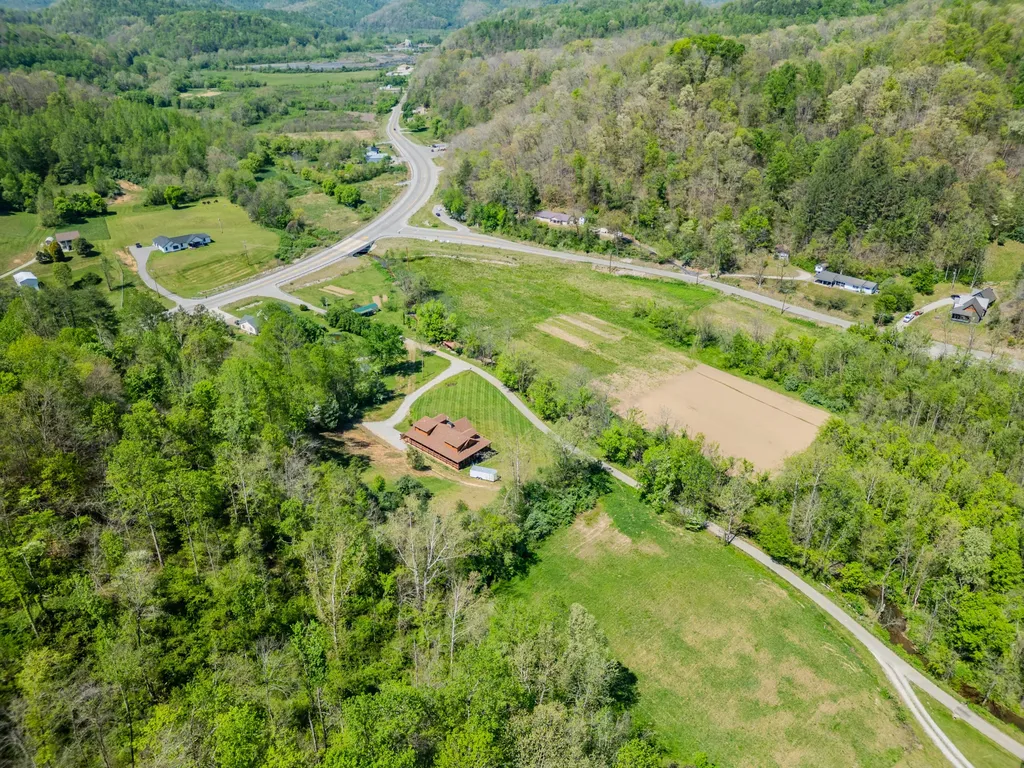 110 Dairy Farm Road Manchester KY 40962