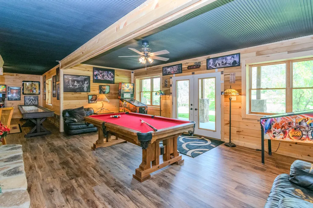 110 Dairy Farm Road Manchester KY 40962