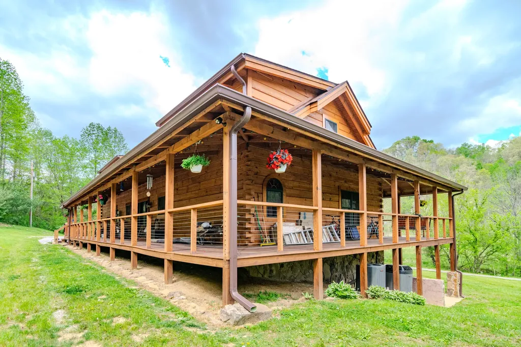 110 Dairy Farm Road Manchester KY 40962