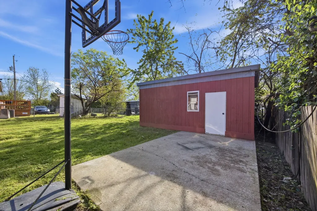 817 Augusta Street Frankfort KY 40601