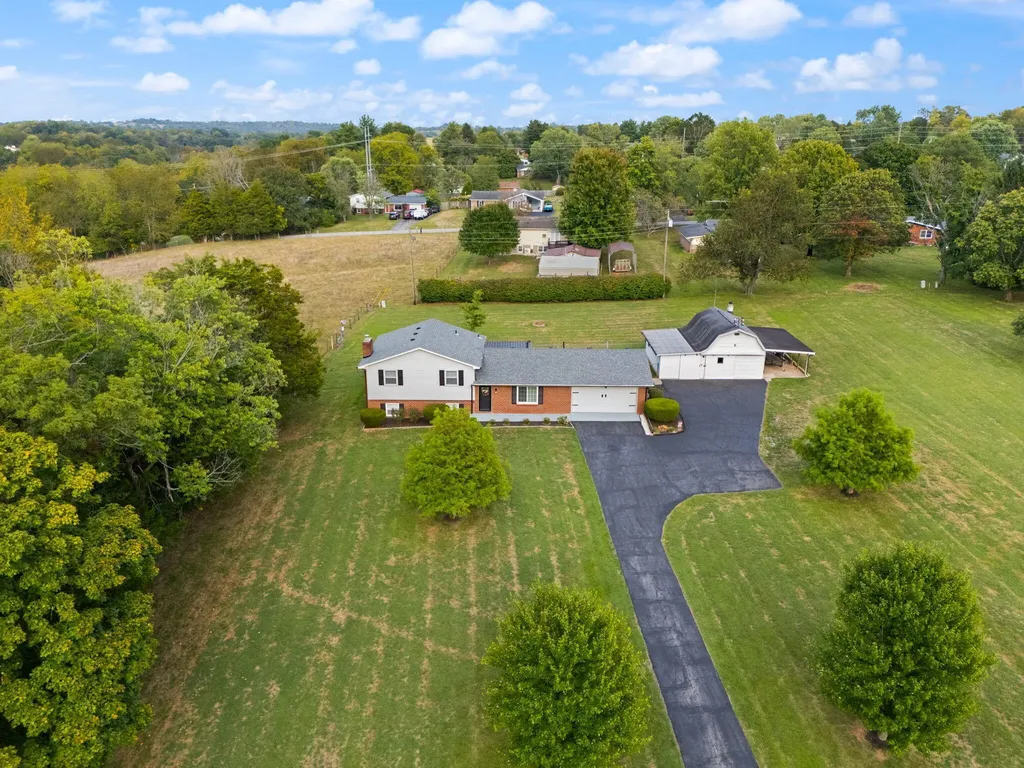 3090 Shakertown Road Danville KY 40422