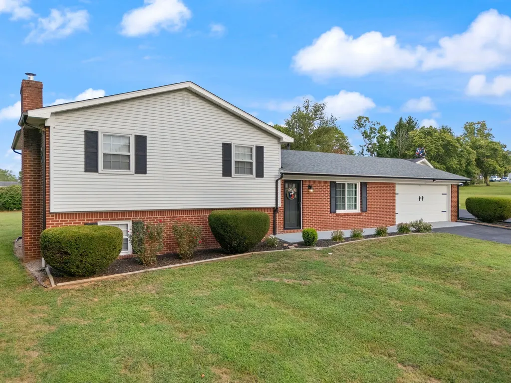 3090 Shakertown Road Danville KY 40422
