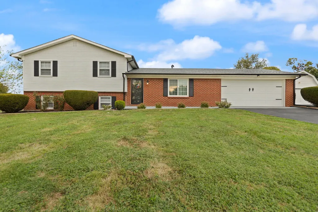 3090 Shakertown Road Danville KY 40422