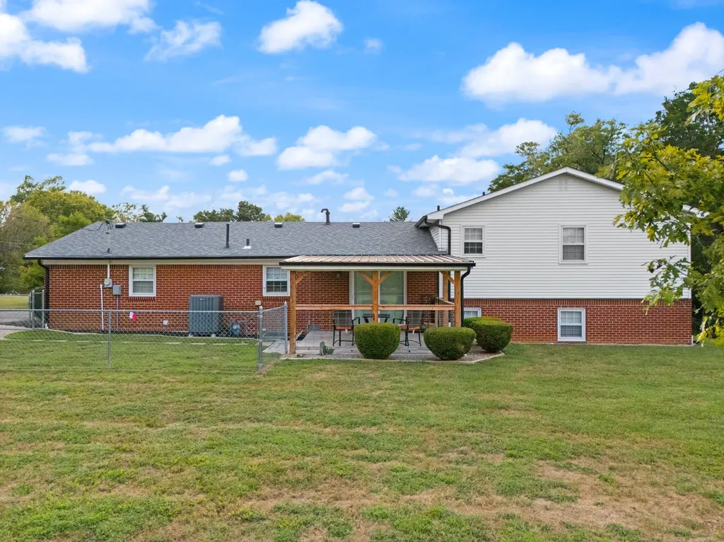 3090 Shakertown Road Danville KY 40422