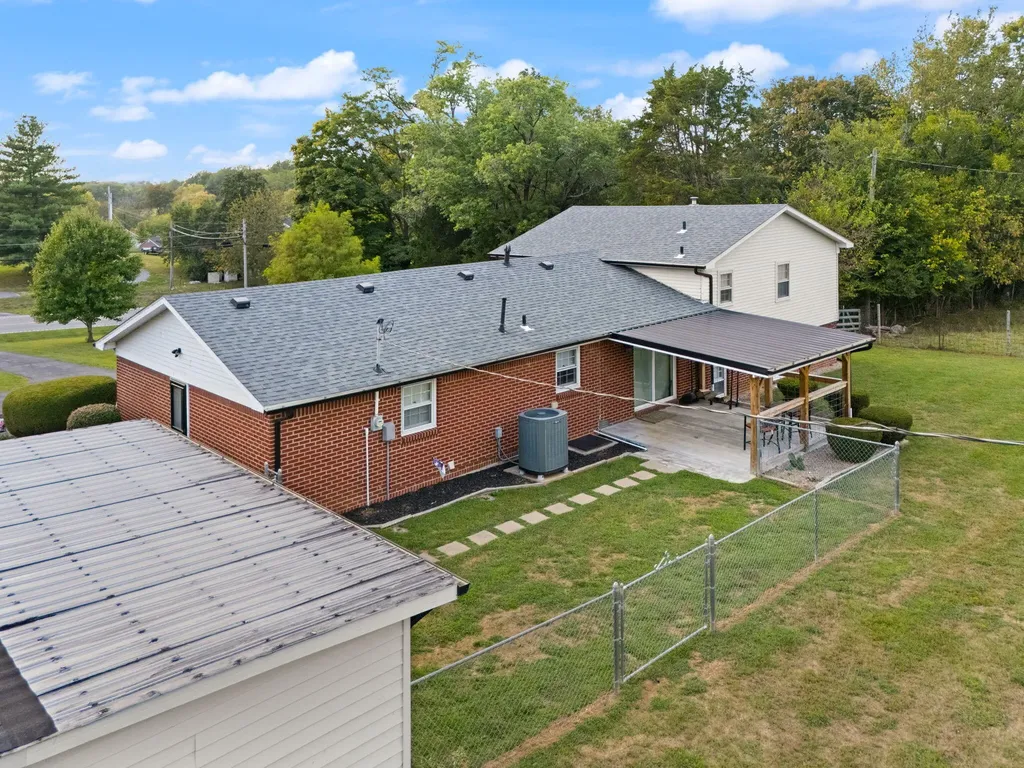 3090 Shakertown Road Danville KY 40422