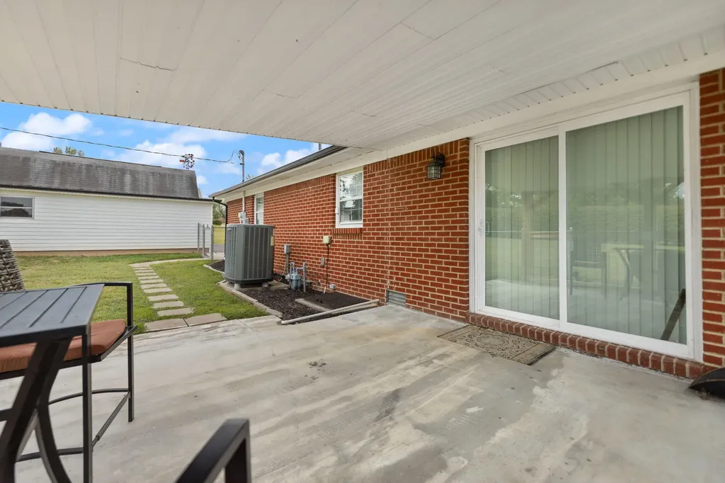 3090 Shakertown Road Danville KY 40422