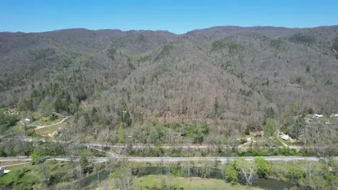 5109 State Highway 522 Putney KY 40865