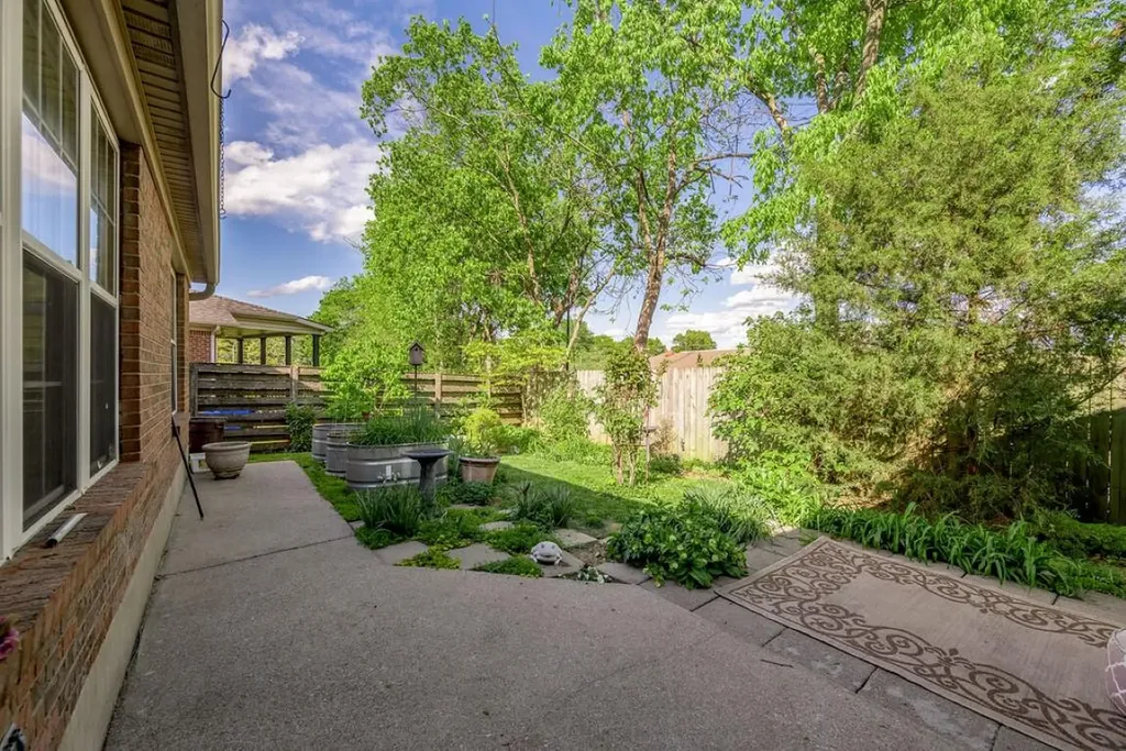 1696 Chandler Lane Lexington KY 40504