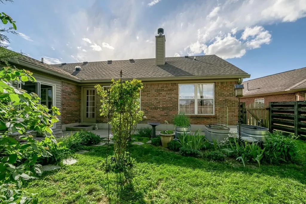 1696 Chandler Lane Lexington KY 40504
