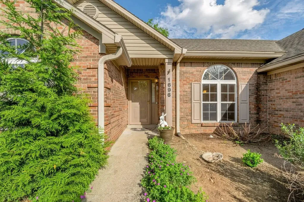 1696 Chandler Lane Lexington KY 40504