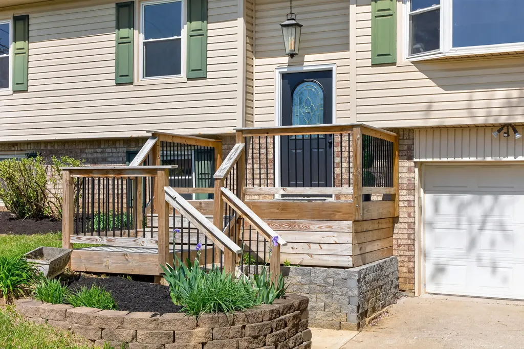 259 S Eagle Creek Drive Lexington KY 40515