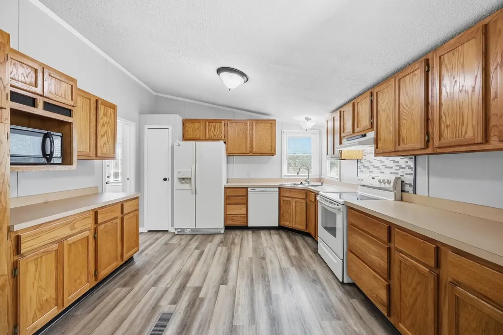 129 Griggs Road Waco KY 40385