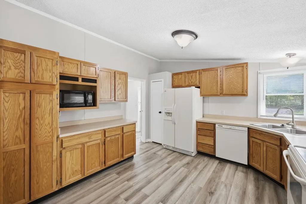 129 Griggs Road Waco KY 40385
